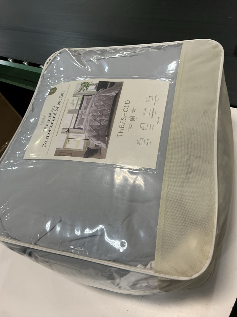 Condition photo showing As Is for 8pc queen pinch pleat comforter and sheet set gray - threshold™