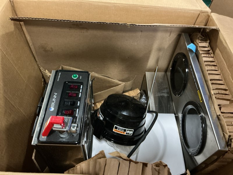 Condition photo showing Good Condition for bunn 12950.0212 cwtf15-3 automatic commercial coffee brewer with 3 lower warmers (120v)
