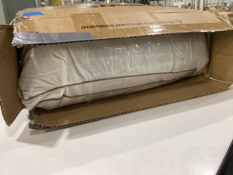 Condition photo showing Good Condition for puredown® Goose Feathers and Down Pillow for Sleeping Hotel Collection Bed Pillows, Gusseted, Standard/Queen, Set of 2 Gusseted Style 1 Standard (Pack of 2)
