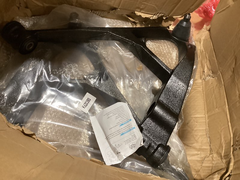 Condition photo showing Good Condition for 4wd front driver & passenger side lower control arms w/ball suspension kits joints for chevy gmc cad