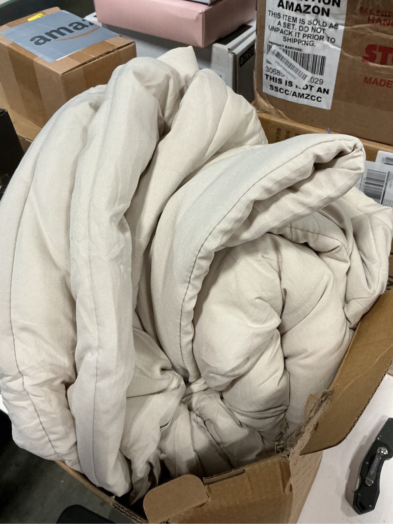 Condition photo showing As Is for bedsure king comforter set, beige soft prewashed bedding for all seasons, 3 pieces gentlesoft™ bed set, 1 lightweight comforter (104"x90") and 2 pillowcases (20"x36") king(104"x90") 01 - beige