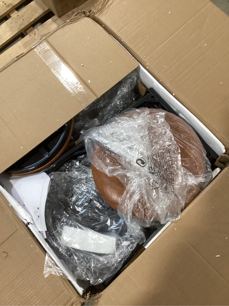 Condition photo showing New/Like New for Chairse