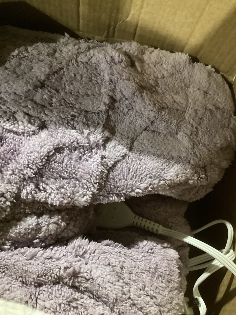 Condition photo showing Good Condition for Heated Blanket Electric Throw 50'' x 60'' - Fluffy Ultra Soft Electric Blanket with 3D Stylish Design, 240g Plus 200g Sherpa, 5 Heating Levels and 4 Hours Auto Off, Machine Washable, Lavender Violet Lavender Violet Throw-50"x60"