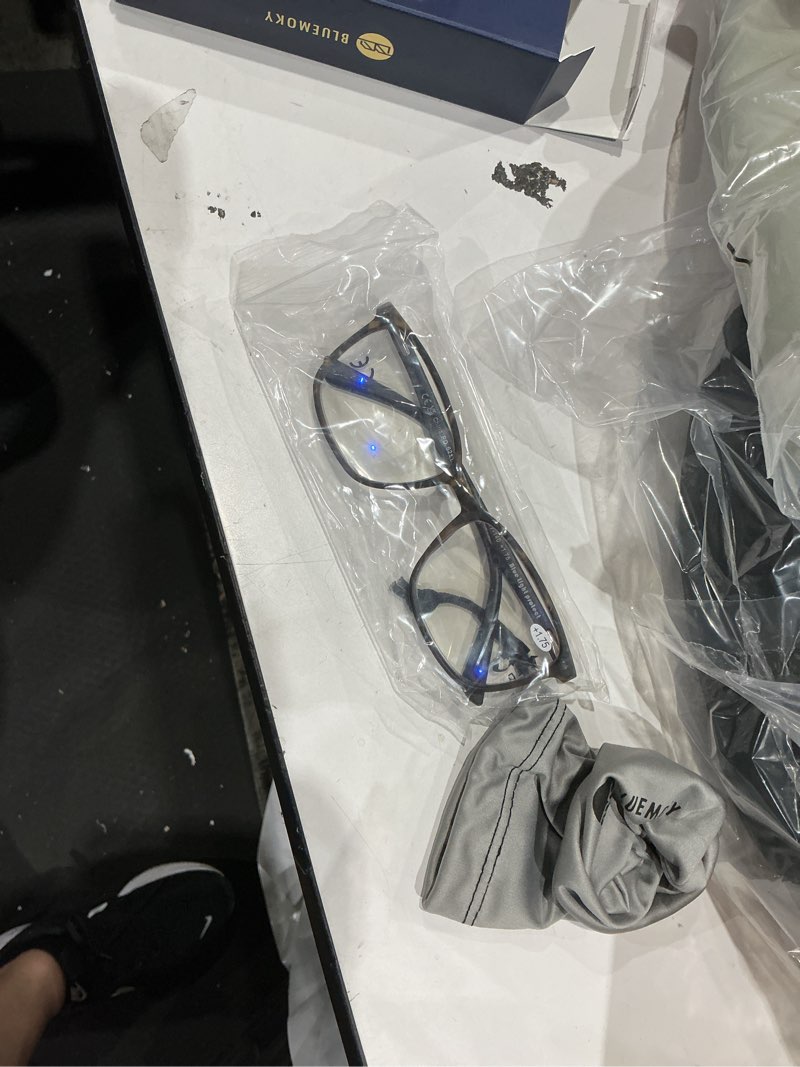 Condition photo showing New/Like New for bluemoky blue light reading glasses for men?sport square frame readers, anti glare computer glasses c02 tortoise 1.75 x
