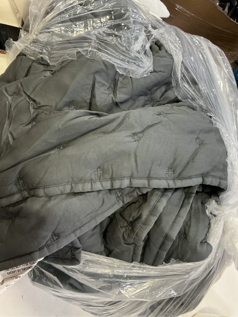Condition photo showing Good Condition for bamboo dream quilt, king/cal king, charcoal