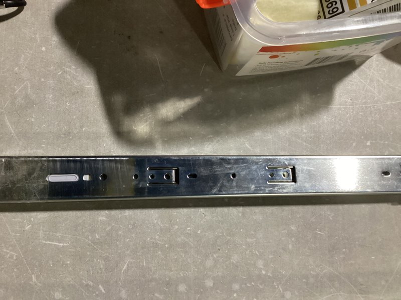 RELIABILT 24-in Full extension Soft Close Side Mount Ball bearing 50-lb Load Capacity Silver