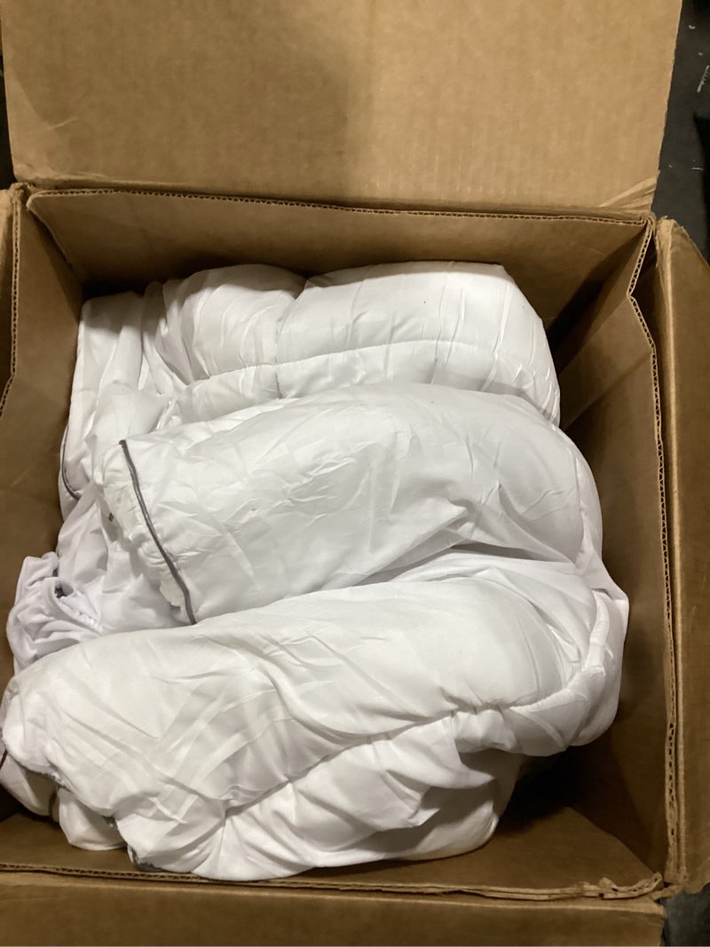 Condition photo showing Good Condition for Mattress Topper King,Extra Thick Mattress Pad Cover for Back Pain,Cooling Mattress Protector with 8-21 Inch Deep Pocket,Overfilled Down Alternative Filling White King