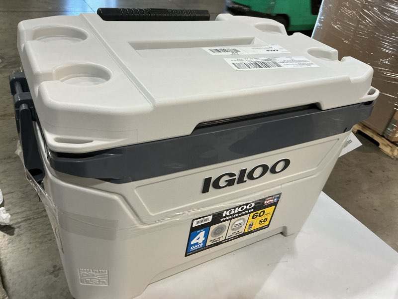 Condition photo showing Good Condition for igloo bone white and gray 60-quart sunset roller cooler