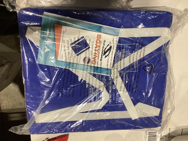 Condition photo showing Good Condition for stearns flotation cushion
