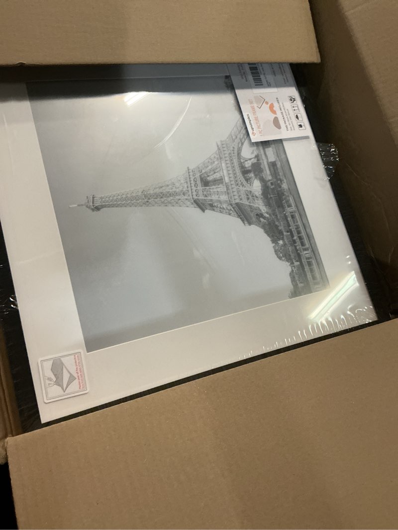 Condition photo showing Good Condition for upsimples 16x16 picture frame, display pictures 12x12 with mat or 16 x 16 without, wall hanging square frames, black, 1 pack black 16x16