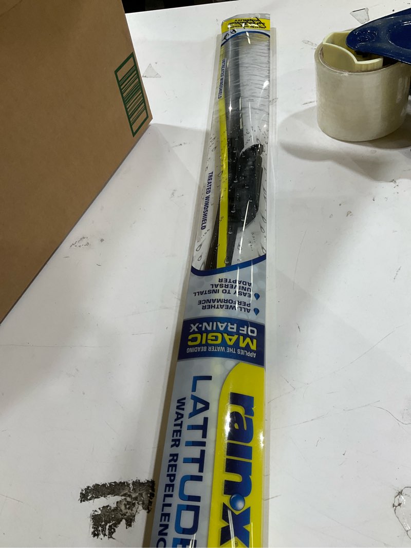Condition photo showing New/Like New for Rain-X 5079281-2 Latitude 2-In-1 Wiper Blades, 26 Inch Windshield Wipers (Pack Of 1), Automotive Replacement Windshield Wiper Blades With Patented Rain-X Water Repellency Formula 26" Latitude