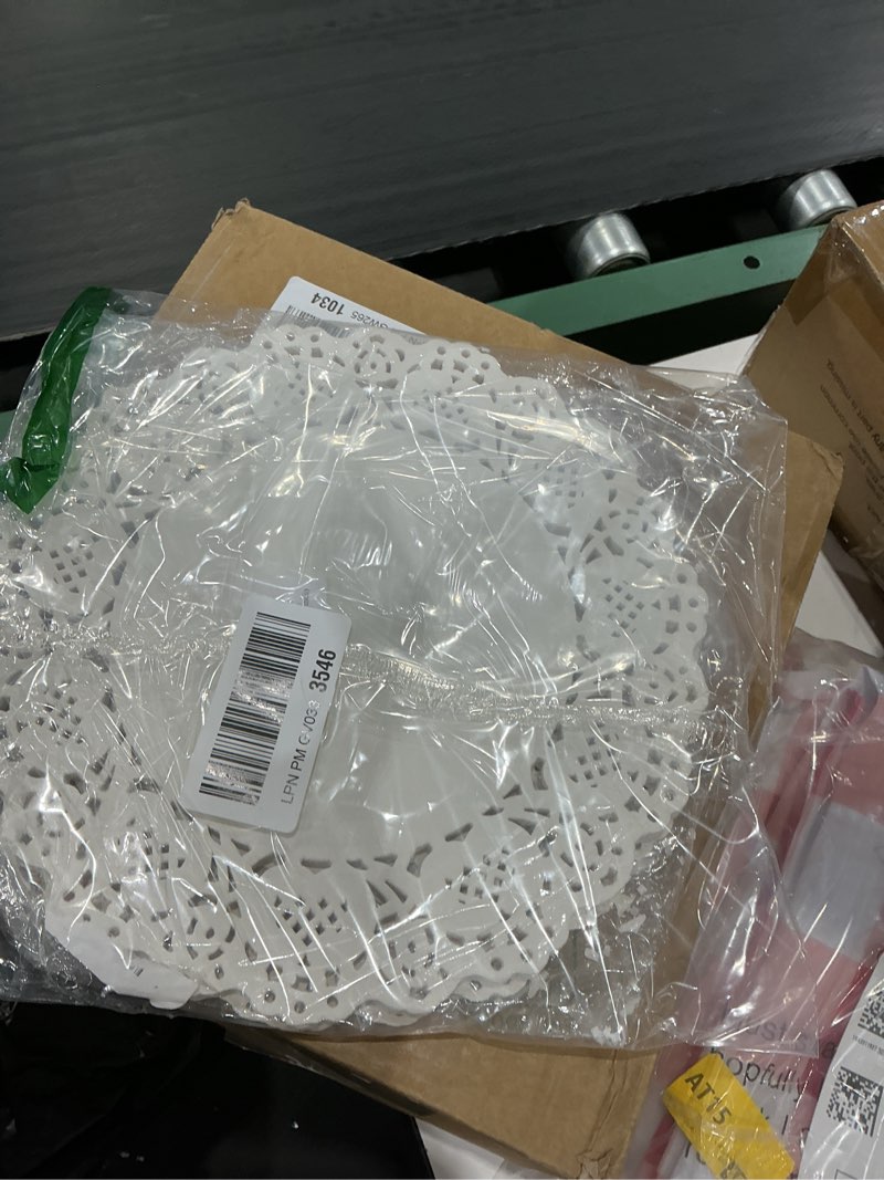 Condition photo showing Good Condition for 100 pieces paper doilies, doilies for food, disposable lace paper doilies for tables, round paper placemats bulk for cakes desserts crafts (white) (10.5inch)