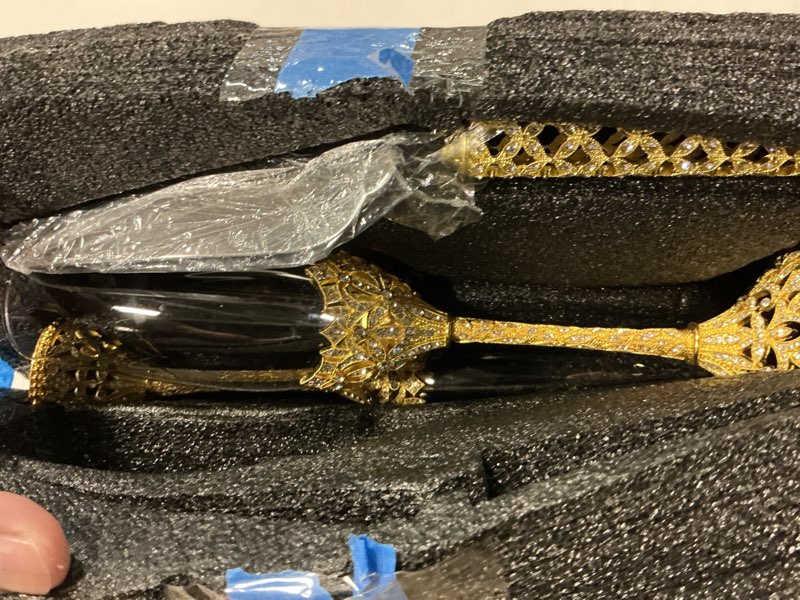 Condition photo showing Good Condition for sratte 4 pcs wedding cake knife and champagne flutes server set, toasting crystal rhinestone champagne flutes glasses cake knife pie server wedding gifts for couple bride groom(gold)