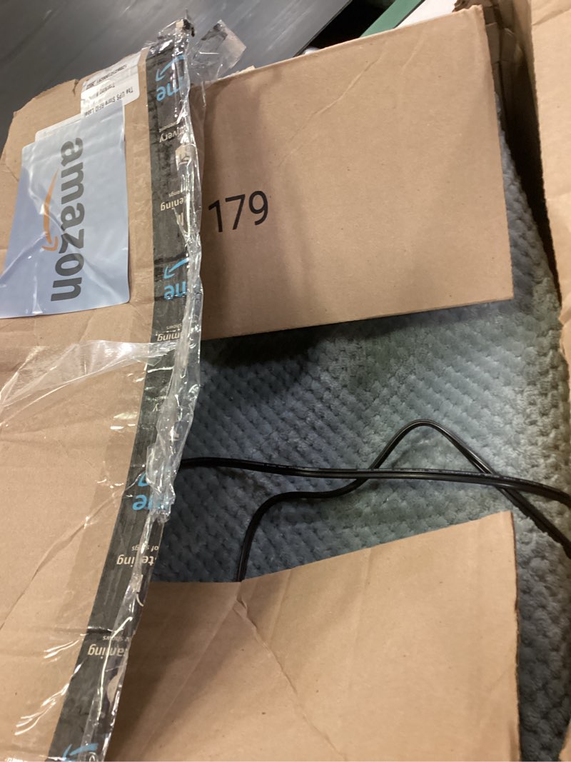 Condition photo showing Good Condition for INVENHO Pet Heating Pad, Waterproof Adjustable Temperature Dog Cat Heating Pad with Timer, Indoor Pet Heated Pad for Cats Dogs Electric Pads for Dogs Cats, Pet Heated Pad (L: 35" x 24") L: 35" x 24" Grey