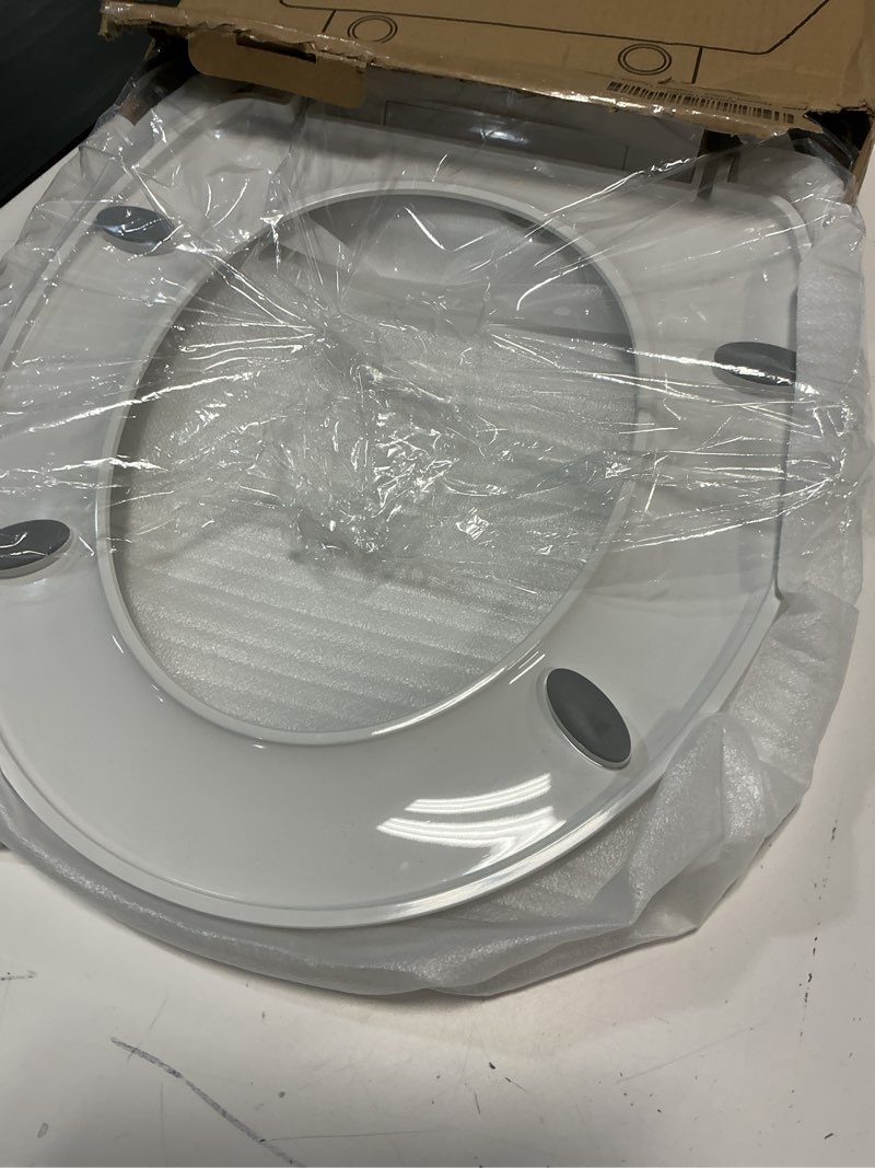 Condition photo showing Good Condition for 1m family toilet seat, patented slow close & quick releasing technology, anti-wiggling, easy to install and clean, standard round with toddler seat built in (1 piece)