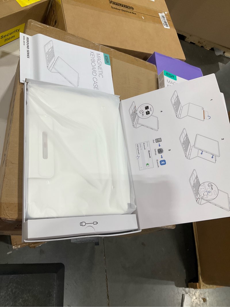 Condition photo showing Good Condition for esr for ipad air 11 inch case with keyboard m4/m3/m2 (2026/2025/2024), ipad pro 11 & air 5/4th magic keyboard case, easy-set floating cantilever stand, precision multi-touch trackpad, white white ipad air 11''/5th/4th/pro 11"(4th/3rd/2nd/1st)