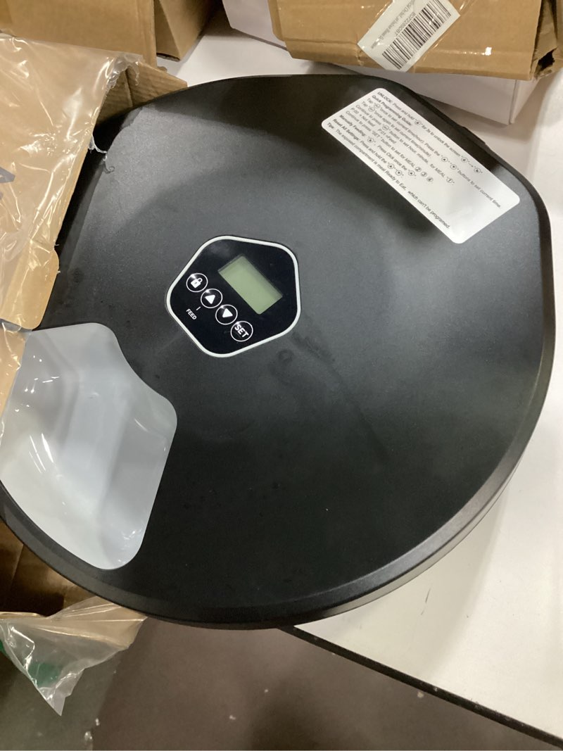 Condition photo showing Good Condition for Automatic Pet Feeder for Wet & Dry Food, 5-Meal Timer Dispenser with 2 Ice Packs, Programmable Smart Feeder for Cats/Dogs – Keep Food Fresh Longer (Pet Feeder with 2 Ice Cube Tray) Pet Feeder with Ice Cube Tray