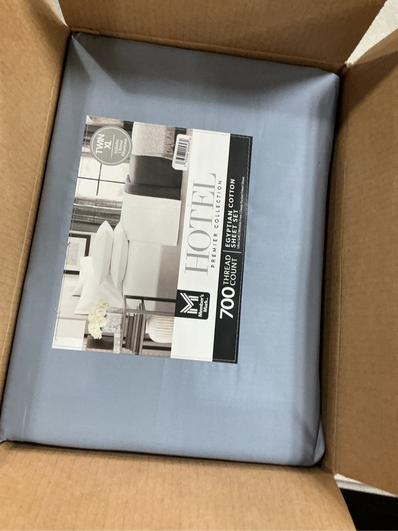 Condition photo showing Good Condition for member's mark 700tc sheet set:- blue crest, twin/twin xl