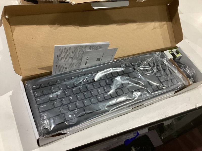 Condition photo showing Good Condition for dell wireless keyboard and mouse - km3322w, wireless - 2.4ghz, optical led sensor, mechanical scroll, anti-fade plunger keys, 6 multimedia keys, tilt leg - black black km3322w