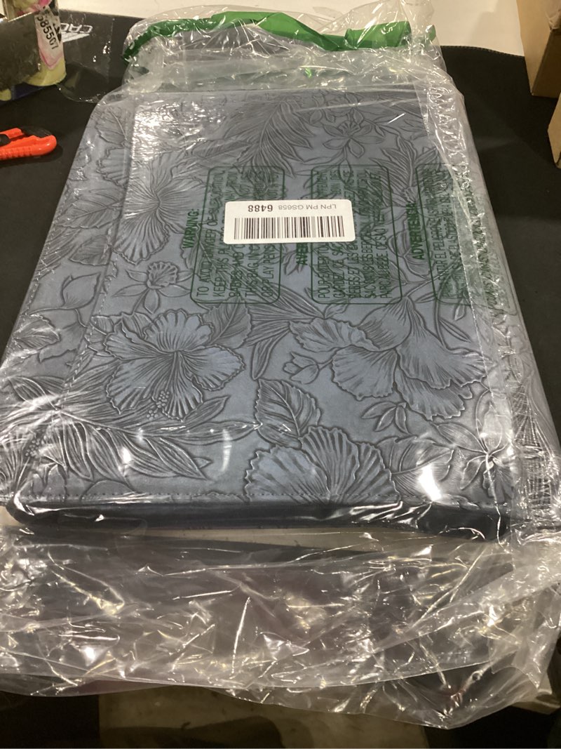 Condition photo showing Good Condition for leathario portfolio binder, includes 5 folder index dividers and 3 notepads, 3-ring folder organizer, padfolio with zipper, vegan leather tablet sleeve, business office conference clipboards dark blue