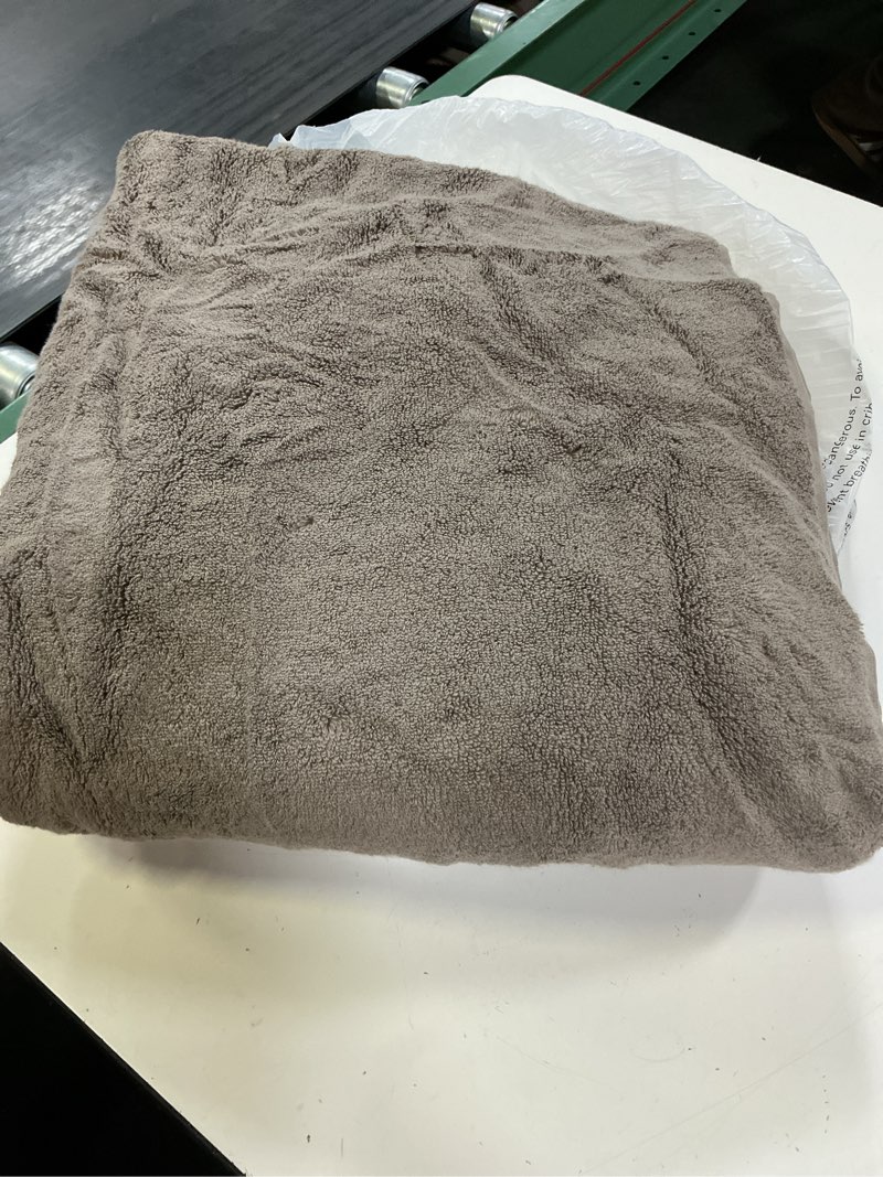 Condition photo showing Good Condition for plush organic turkish cotton bath towel (set of 2), one size, heather brown