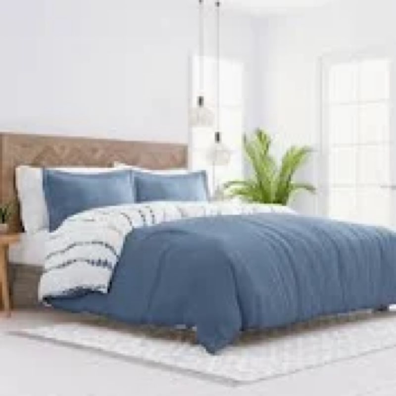(Only 1 pillowcase) Home Collection Premium Ultra Soft Urban Vibe Reversible Queen Duvet Cover Set