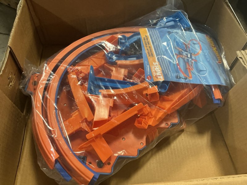 Condition photo showing As Is for Hot Wheels Track Set with 1:64 Scale Toy Car, 4 Intersections for Crashing, Powered by a Motorized Booster, Criss-Cross Crash Track (Amazon Exclusive) Criss Cross Crash