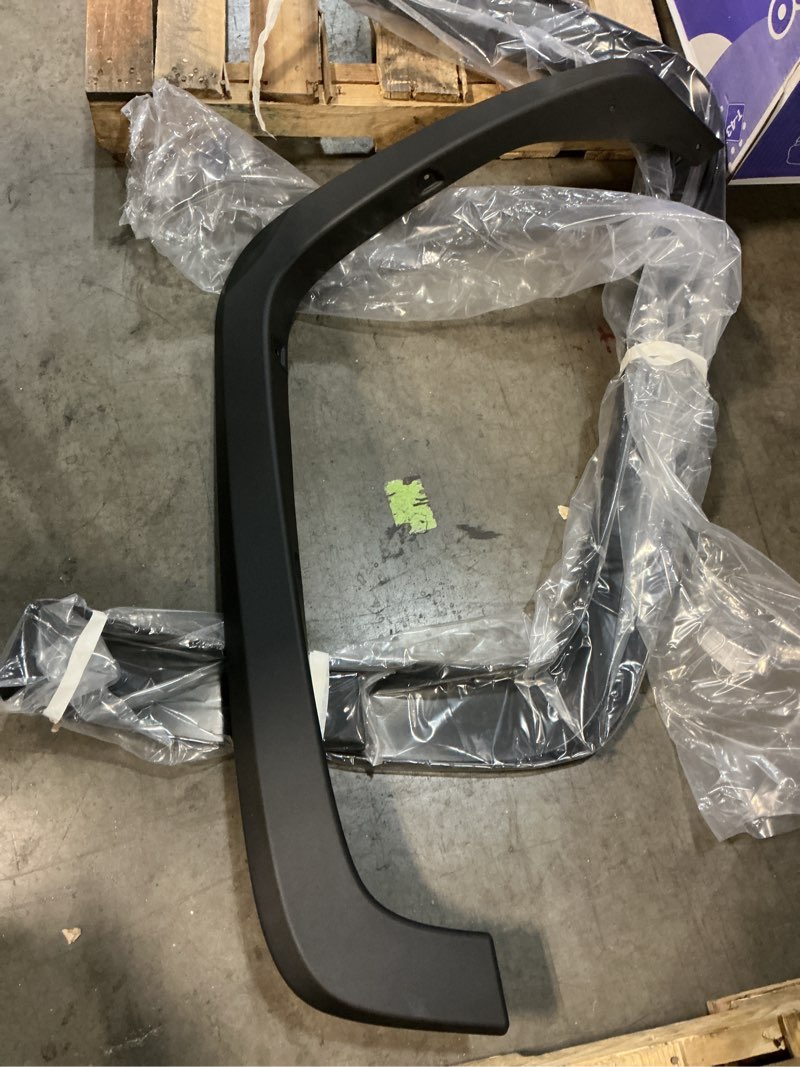 Condition photo showing Good Condition for tyger auto tg-ff6c4298 for 2007-2013 chevy silverado 1500 5.8' short bed (not for sierra) | excl. 2007 classic models | paintable fine-textured matte black factory style fender flare set, 4 piece black 5.8' bed