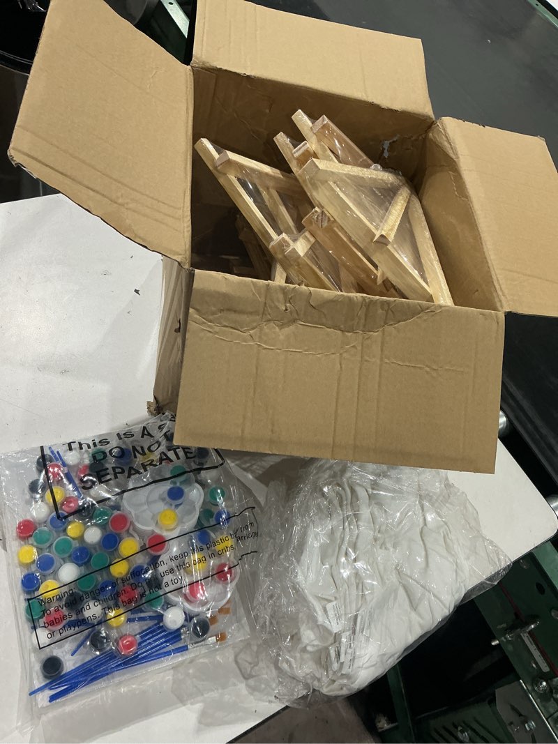 Condition photo showing Good Condition for mini wooden easels, white canvases, and paint sets with brushes