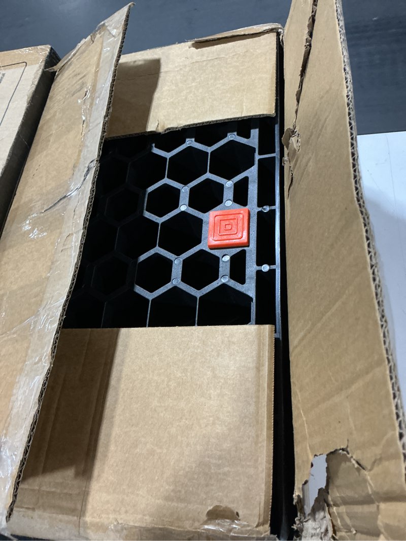 Condition photo showing Good Condition for ouleme low profile car service ramp with anti-slip pads, 2 pack for oil changes and lift vehicle maintenance, low car tire ramps for jack support l17" (2 pack)