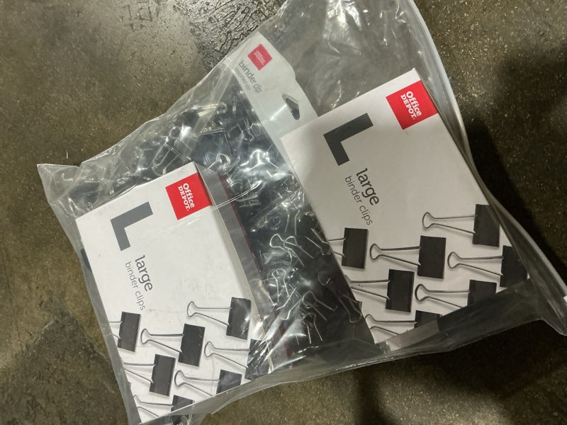 Condition photo showing Good Condition for assorted binder clips