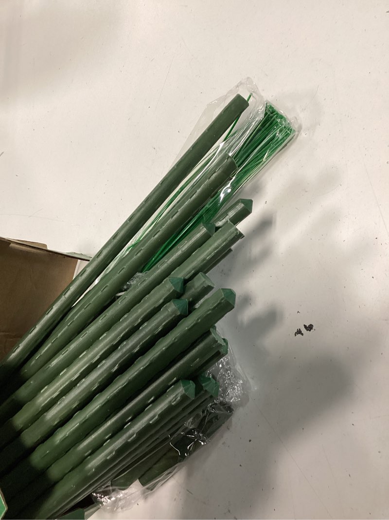 Condition photo showing Good Condition for riare 6 pack 5.2 ft tomato cages for garden- 63inches heavy duty garden stakes, adjustable tall tomato plant support tomato trellis cage for pots, raised garden bed, climbing vegetables plants flowers 63inches 6pack