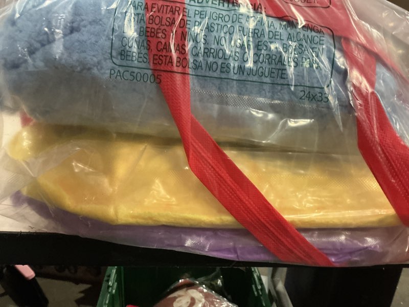 Condition photo showing Good Condition for (maybe missing yarn bundles)

8 packs jumbo colorful chunky chenille yarn for crocheting 8 color super bulky fluffy chunky yarn for hand knitting blanket (27yds, 8oz each skein) assorted