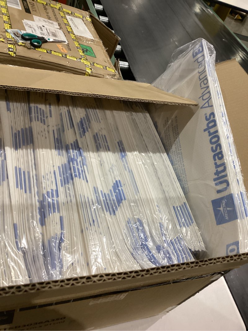 Condition photo showing Good Condition for Medline Advanced Ultrasorbs Drypads, 30" x 36", 70 Count, Large Disposable Bed Pads, Incontinence Bed Pads, Super Absorbent Chucks For Adults, Elderly, 300 lb Weight Capacity