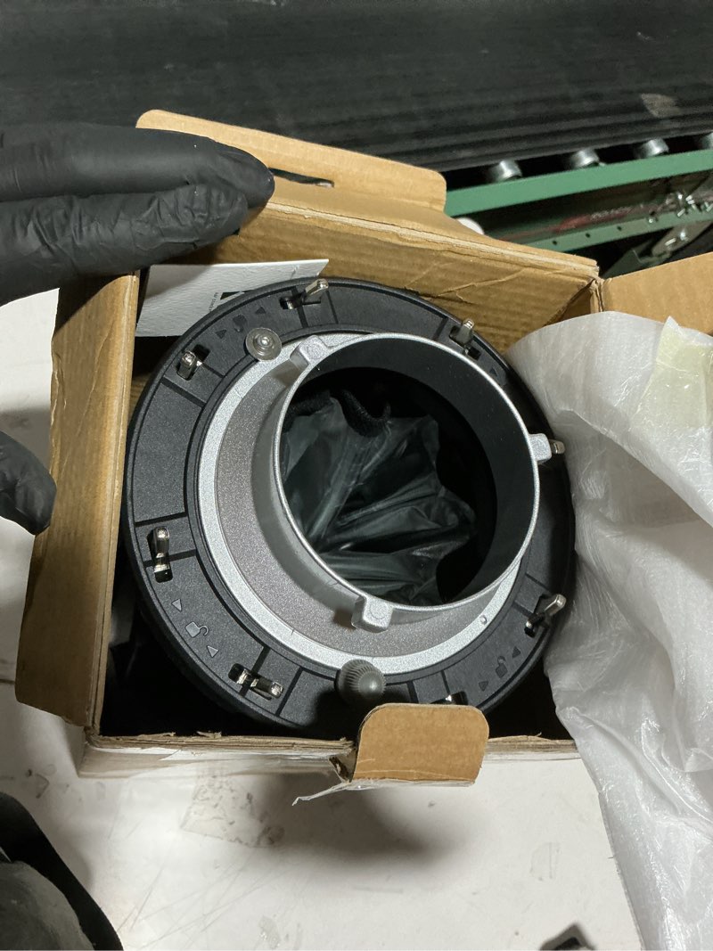 Condition photo showing Good Condition for As is K&F CONCEPT 26''/65cm Octagonal Softbox, Quick Release Bowens Mount Softbox with Honeycomb Grid, Light Diffusers, Carrying Bag, for Photography Studio Speedlite Flash and Monolight 26 inches