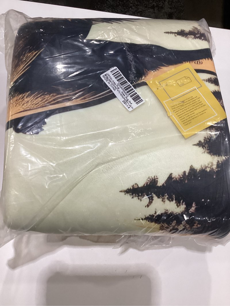 Condition photo showing New/Like New for JIPONI Area Rug, Bison Bull Washable Non Slip Rugs Floor Mat for Living Room Bedroom Home Decor, Area Rug 5x4