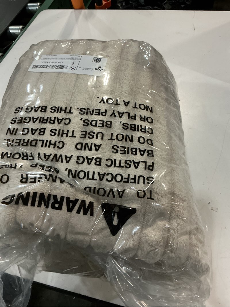 Condition photo showing Good Condition for Smiry Couch Cover for Dogs Washable, Non Slip Fuzzy Pet Couch Covers for 3 Cushion Sofa Pet Friendly, Thick Soft Sofa Slipcovers Cushion Protector (Apricot, 27.6" x 47") Apricot 27.6" x 47"