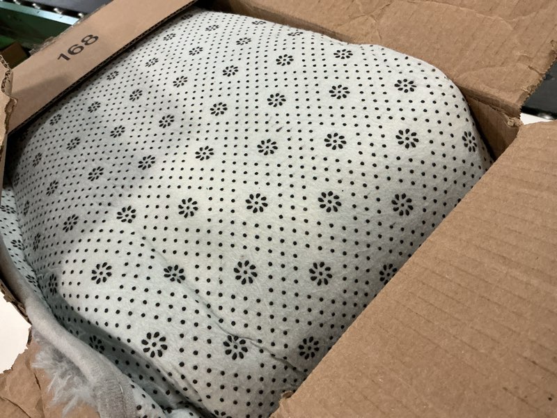 Condition photo showing As Is for Area Rug for Living Room Bedroom, 5X7 Feet Soft Shaggy Rug, Plush Fluffy Rugs, Modern Moroccan Geometric Carpets, Anti-Skid Durable Carpet for Kids Dorm Nursery, Light Grey and White 5' x 7' (Rectangular) Light Grey and White