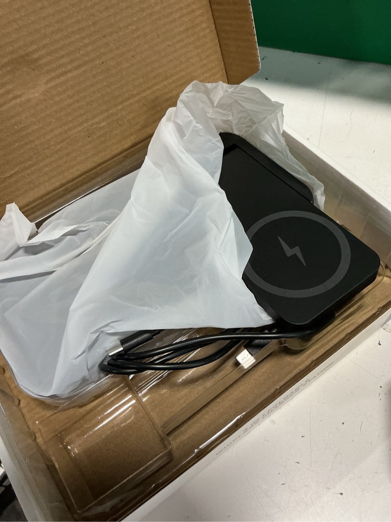Condition photo showing Good Condition for 4 in 1 fast charging station for oura ring gen3 charger, charger for iphone17/16/15/14/13/12, apple watch, airpods, samsung galaxy s25/s24/s23/s22/s21, galaxy watch buds (size 8)