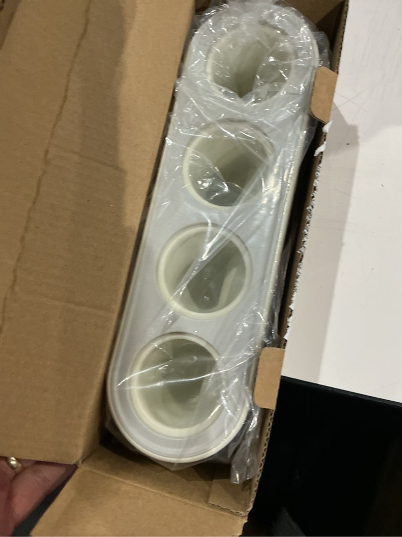 Condition photo showing Good Condition for popsicle mold set 4 pieces homemade silicone popsicle maker easy release ice cream molds reusable diy pop molds (white, icyclassic pops)