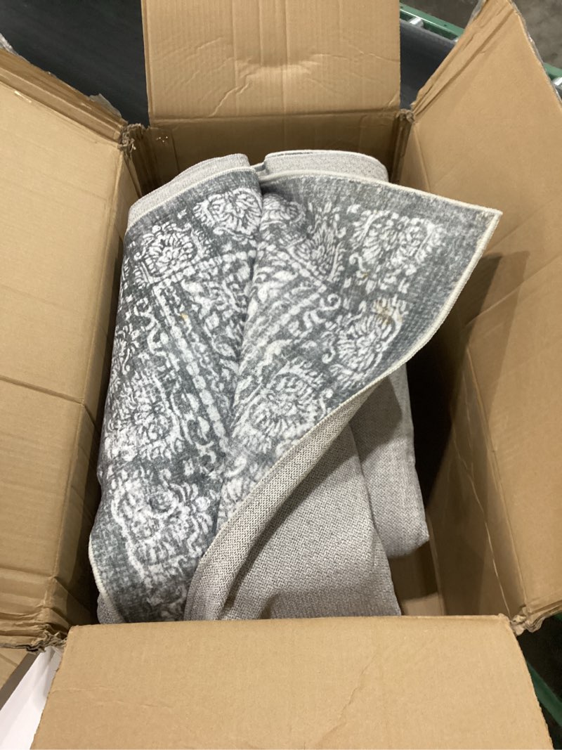 Area rug (unknown size)