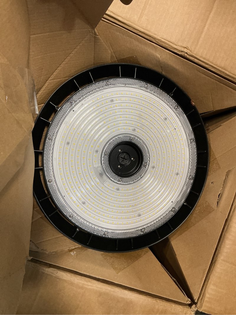 Condition photo showing Good Condition for lvsdak led high bay lights 250w (eqv.1000w mh/hps/hid),5000k daylight 37500lm with 5ft cable high bay led shop lights commercial lighting fixture for warehouse garage light barn factory 6 pack