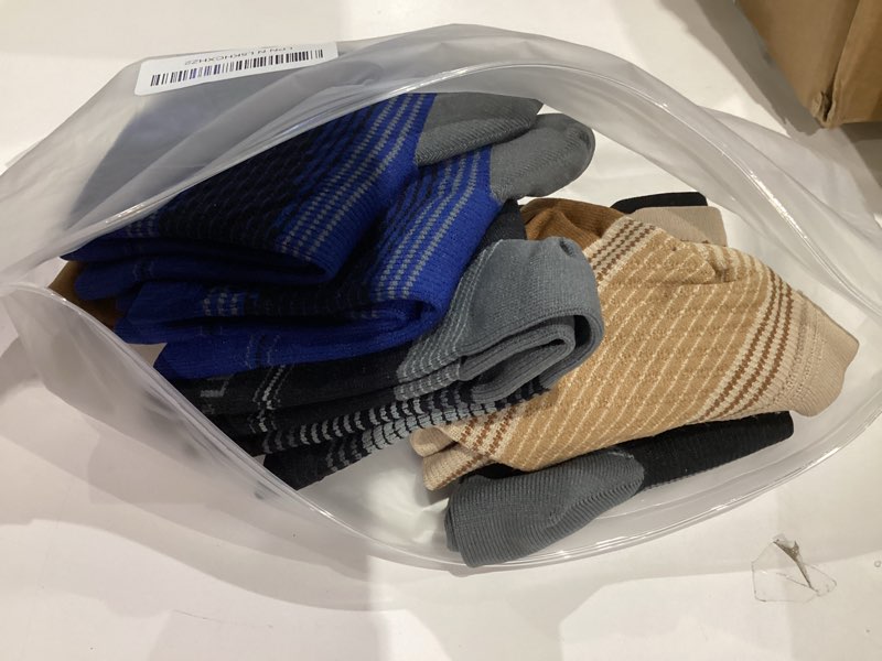 Condition photo showing Good Condition for plantar fasciitis sock (6 pairs) for men and women, compression foot sleeves with arch and ankle support (black, nude, navy, large) 2 black+2 nude+2 navy(6 pairs) large(6 pair)