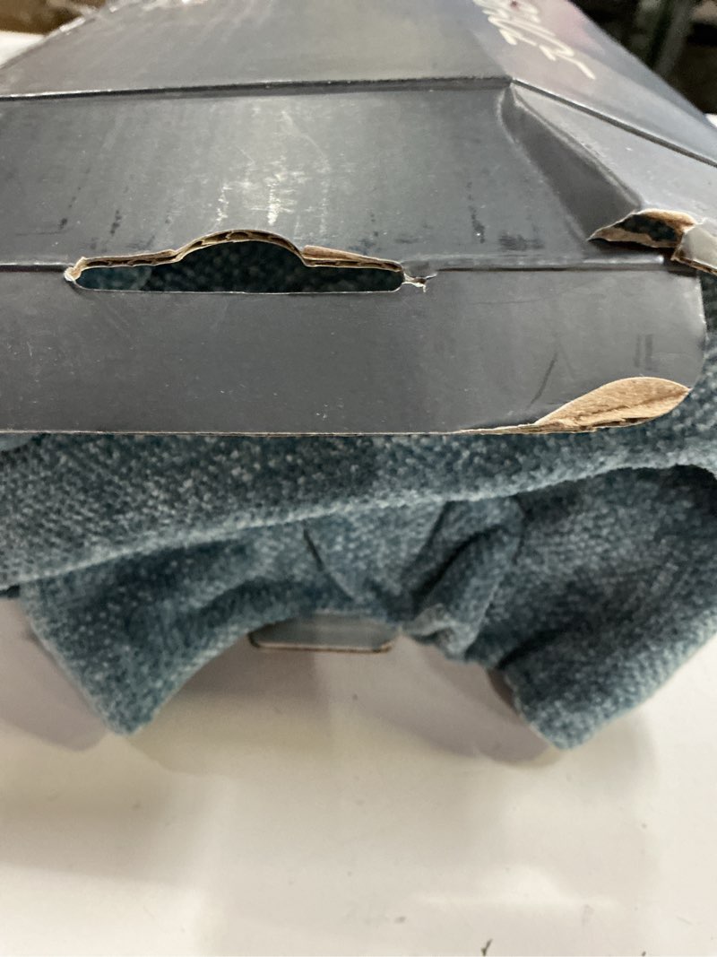 Condition photo showing Good Condition for EVERGRACE Soft Chenille Throw Blanket for Couch, Cozy Plush Fuzzy Decorative Chenille Knit Throw Blanket with Tassels, Lightweight Blanket and Throws for Bed Sofa Gift Home Decor, Cloud Blue 60"x80"