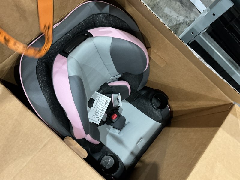 Condition photo showing Good Condition for safety 1st  grow and go™ sprint all-in-one convertible car se  built to grow through 3 stages: rear-facing (5-40 lbs., 19"-40"), forward-facing (30-65 lbs., 34.4-49"), and belt-positioning booster (40-100 lbs., 43.4"-52")  se adapta a 3 etapas de crecimiento: mirando hacia atrás, de 2,3 a 18 kg o de 48 a 101,6 cm (5 a 40 lb o 19 a 40); mirando hacia delante, de 13,7 a 29,5 kg o de 87,1 a 125 cm (de 30 a 65 tb o de 34,4 a 49), y elevador con cinturón ajustable, de 18,1 a 45,4 kg o 110.1 a 132,1 cm (de 40 a 100 lb o de 43,4 a 52)  quickfit™ harness to adjust harness and headrest in one easy step ajuste del armés y del reposacabezas en un solo paso con quickpic  clearly visible booster belt path for easier buckling  aberturas para el cinturón claramente visibles para abrochar fácilmente  2 removable, dishwasher-safe cup holders  2 portavasos amovibles y aptos para lavavajillas  1 device storage area  espacio de almacenamiento  machine-washable, dryer-safe seat pad for easy cleaning la almohadilla del asiento, puede fácilmente lavarse y secarse a máquina  marness holders for easter in and out soportes de arnés para facilitar la entrada y salida  3-position recline for the perfect fit in your car  3 posiciones de reclinado para un mejor ajuste en su auto  grow-with-baby pillows for a comfortable ride  almohadillas que crecen con el bebé para un viaje cómodo  engineered and tested to meet or exceed federal safety standards  diseñado y probado para cumplir o superar las normas federales de seguridad  meets federal side impact standard cumple la norma federal sobre impactos laterales