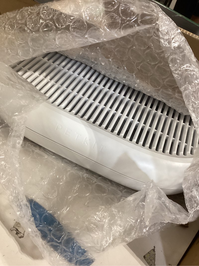 Condition photo showing Good Condition for petkit cat litter ramp for purax, puramax, puramax 2 and purobot pro max self-cleaning cat litter box step stairs, double layered litter trapper, waterproof material easy clean, anti tracking pure white