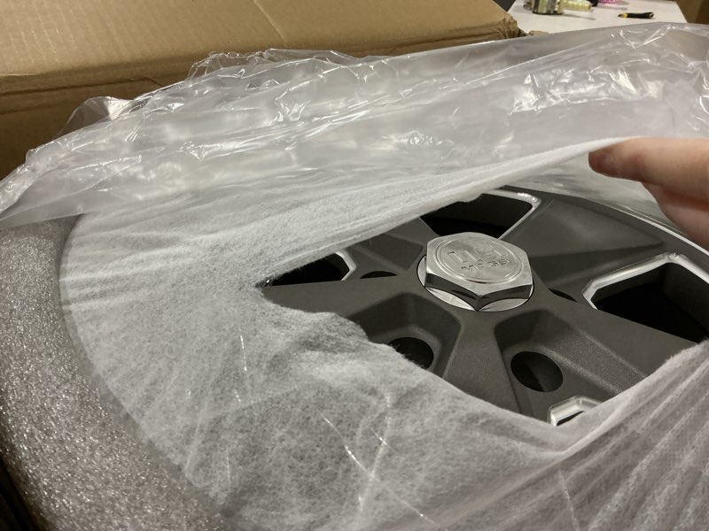 Condition photo showing Good Condition for us mag uc120 18x8 5x4.75 1mm gunmetal/machined wheel rim 18" inch