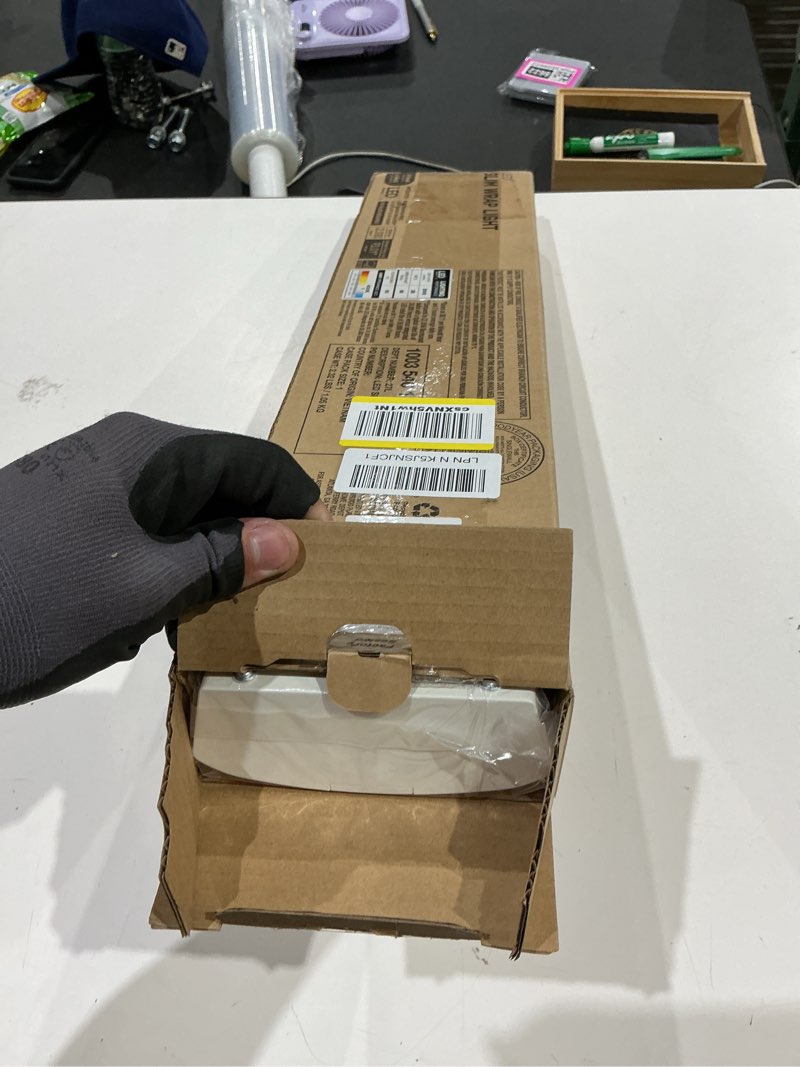 Condition photo showing New/Like New for commercial electric 24 in. 2,000-lumen white integrated led wraparound
