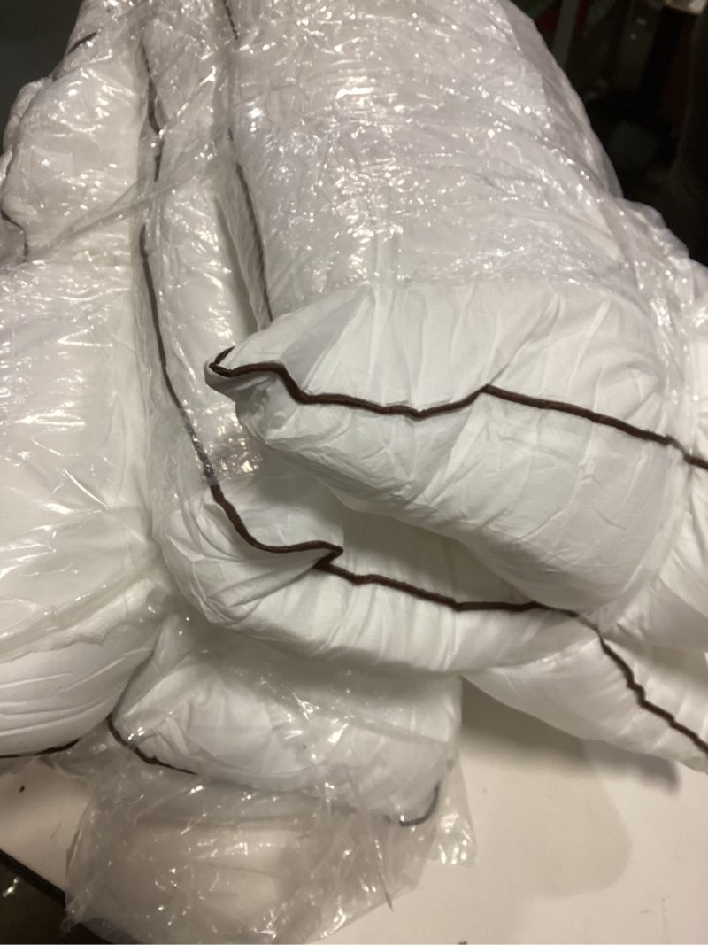 Condition photo showing Good Condition for JOLLYVOGUE Pillows Queen Size Set of 4 for Sleeping, Soft and Supportive Bed Pillow with Down Alternative Filling for Side and Back Sleepers, Hotel Collection