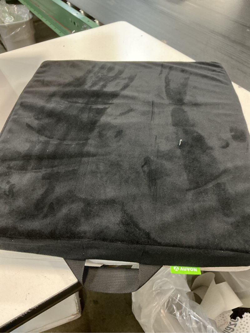 Condition photo showing Good Condition for auvon ventilation seat cushion with innovation heat dissipation design, anti-bedsore wheelchair cushion with supportive memory foam, waterproof & anti-slip cover, improve lower back & tailbone comfort